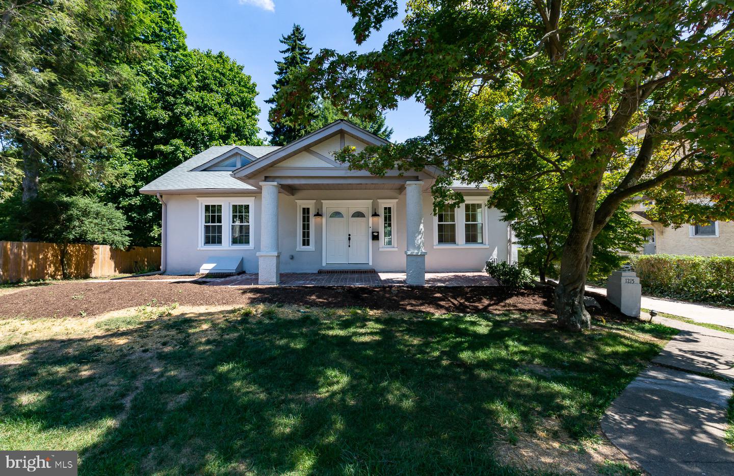 1215 Edgewood Rd