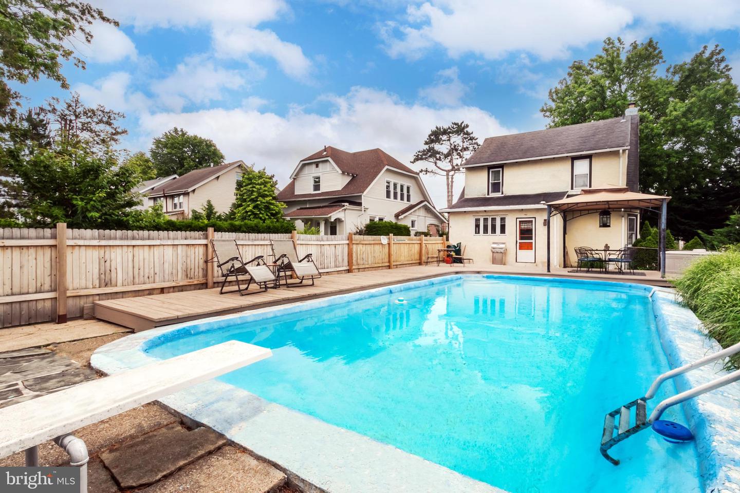 110 E Turnbull Ave