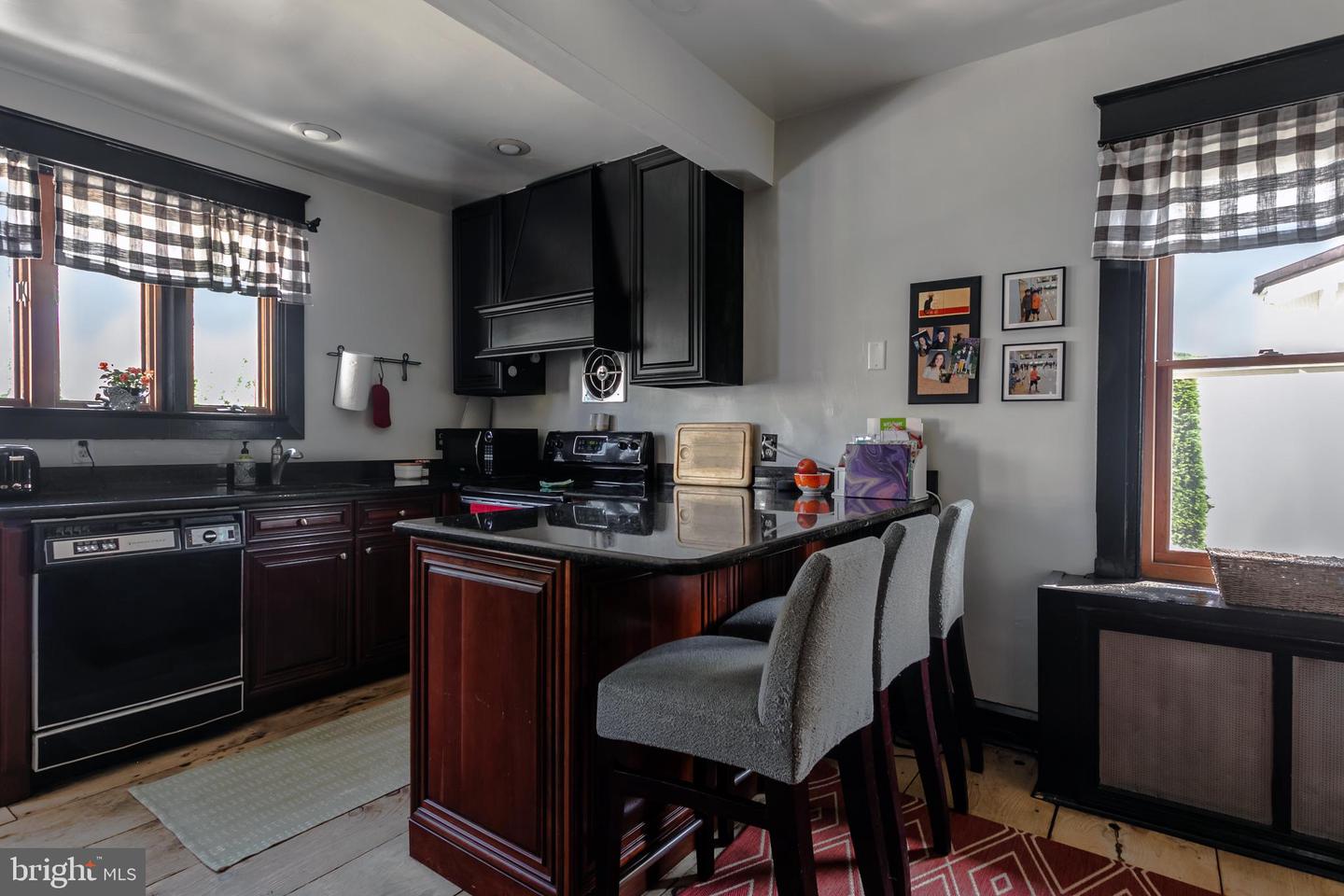 110 E Turnbull Ave