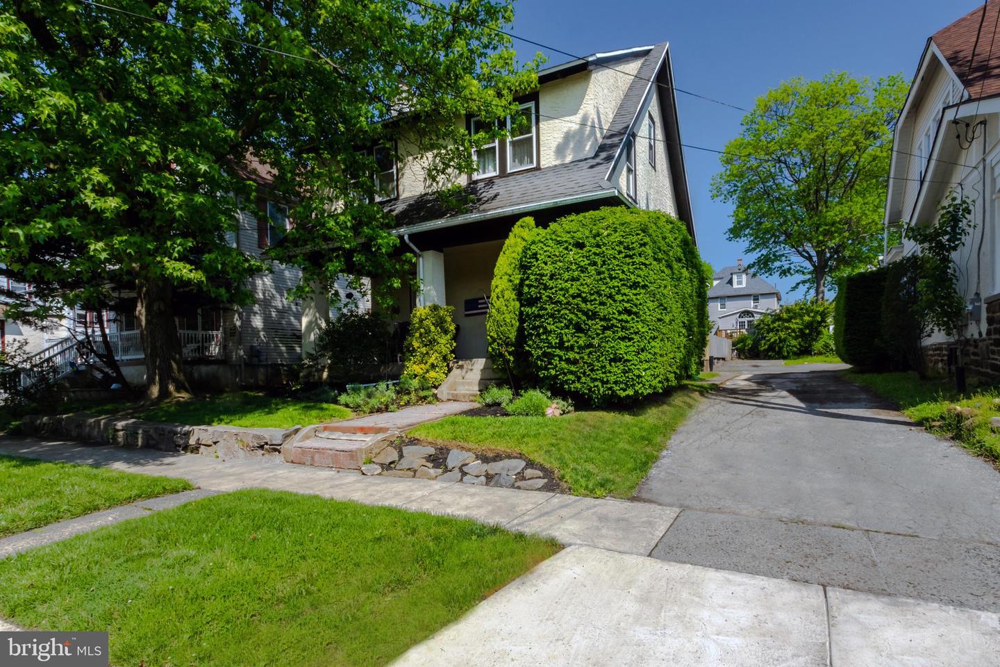 110 E Turnbull Ave