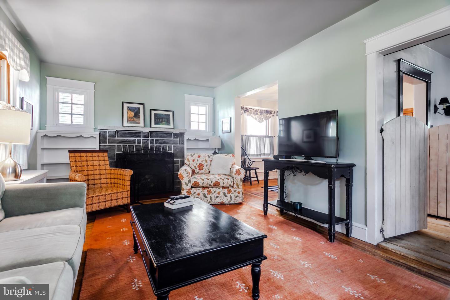 110 E Turnbull Ave