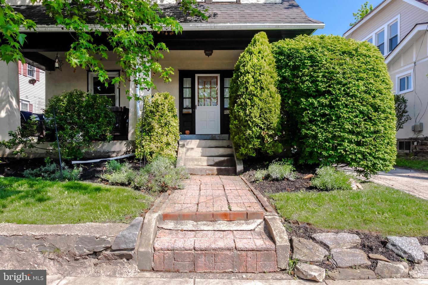110 E Turnbull Ave