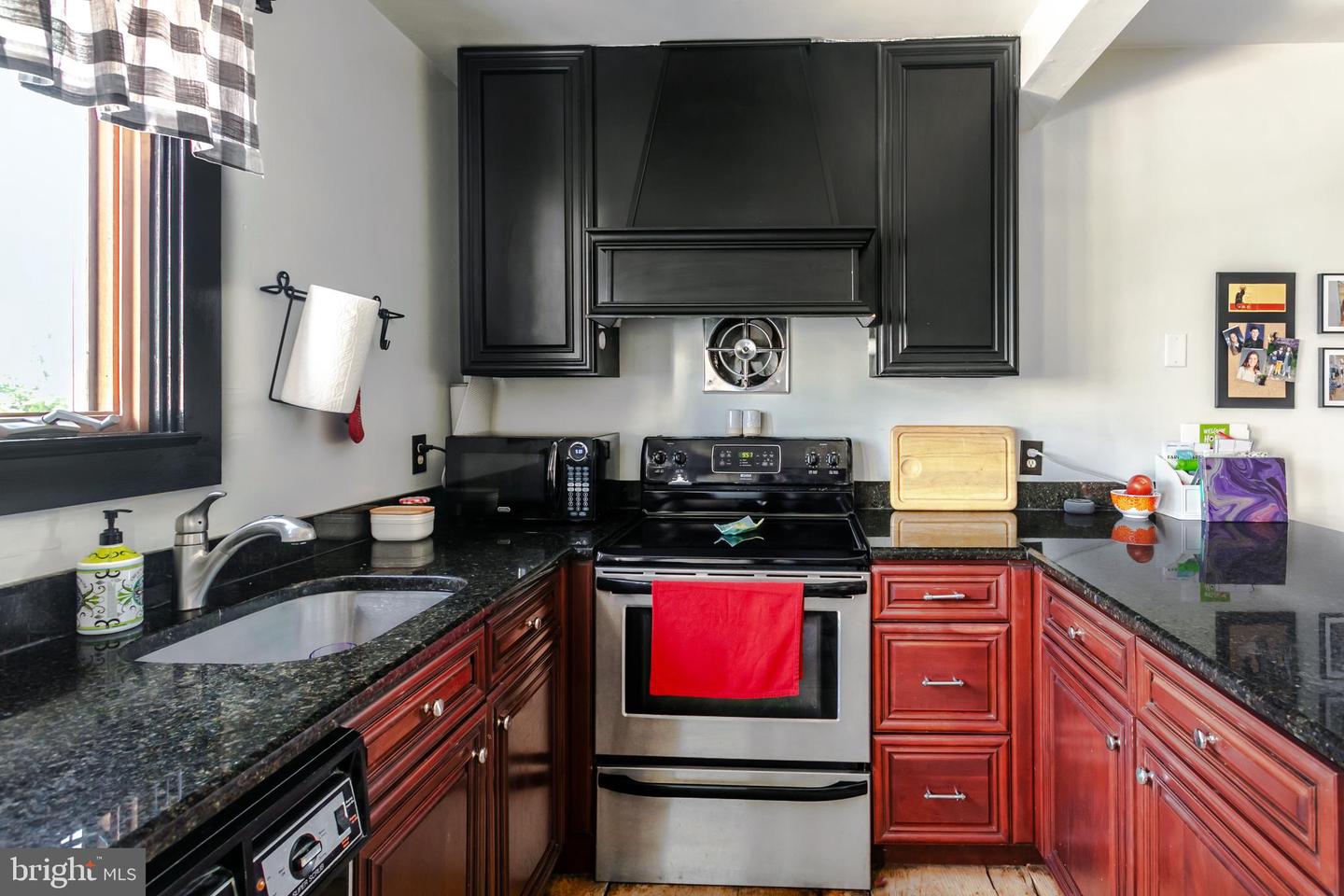 110 E Turnbull Ave