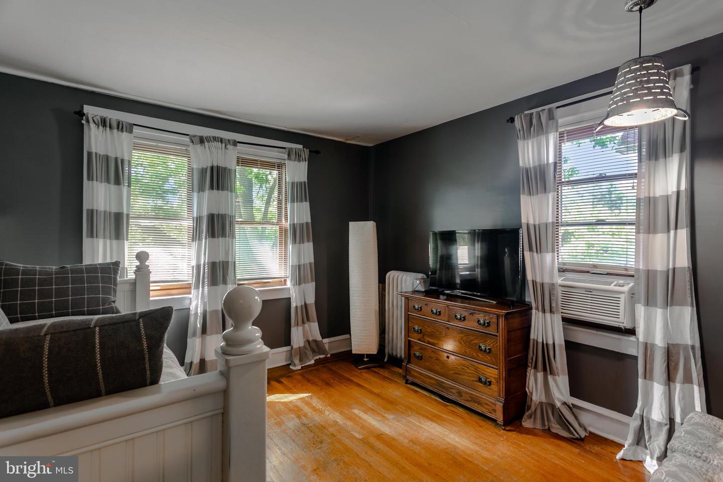 110 E Turnbull Ave