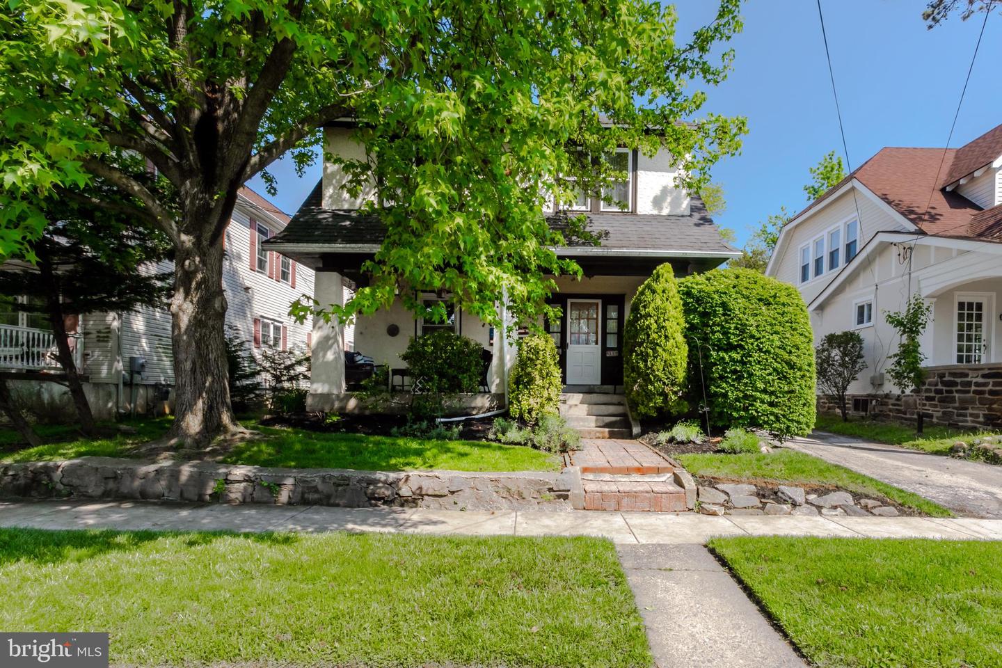 110 E Turnbull Ave