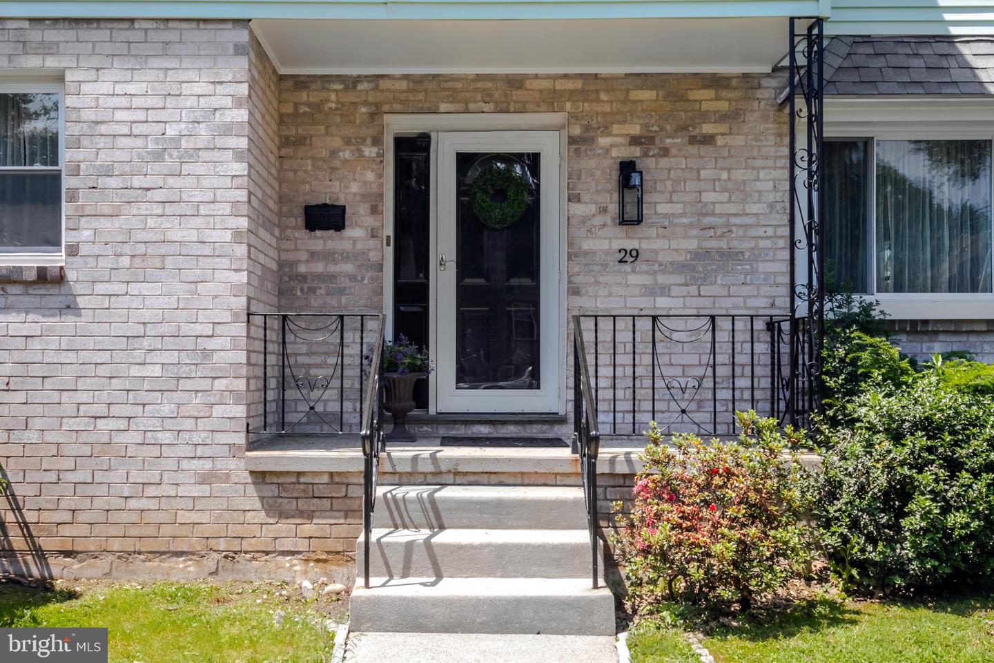 29 Strathmore Rd