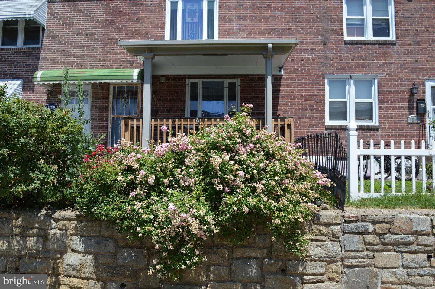 1210 Lawrence Ave