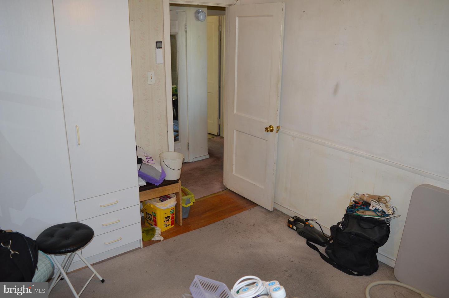 1210 Lawrence Ave