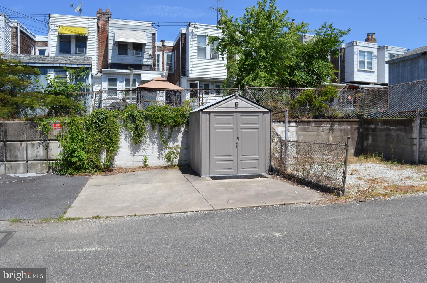 1210 Lawrence Ave