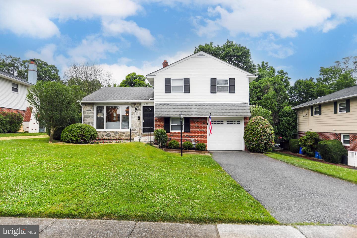 2217 Winding Way
