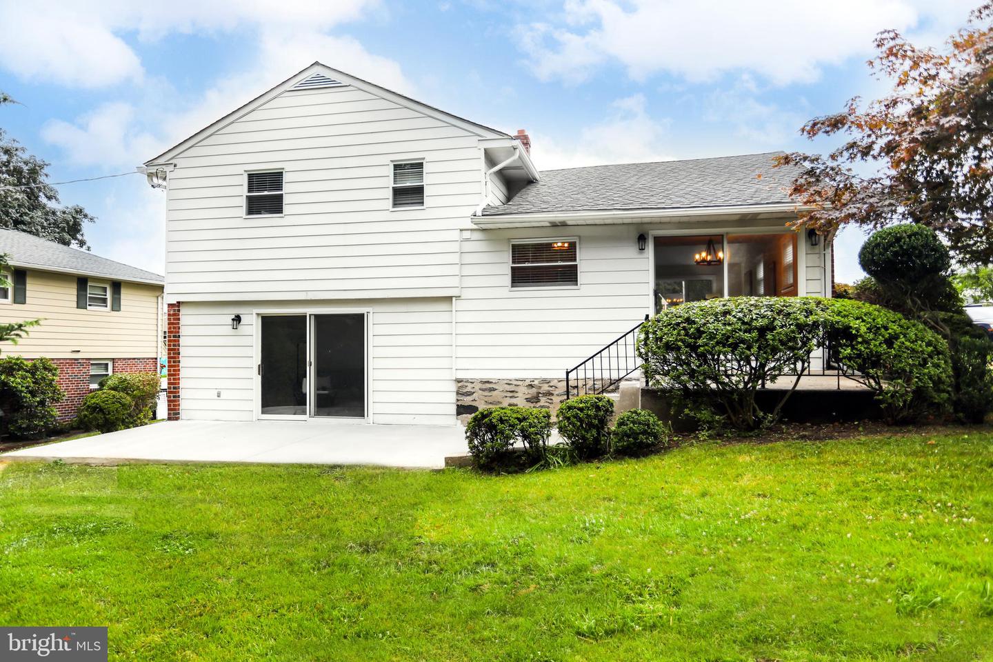 2217 Winding Way