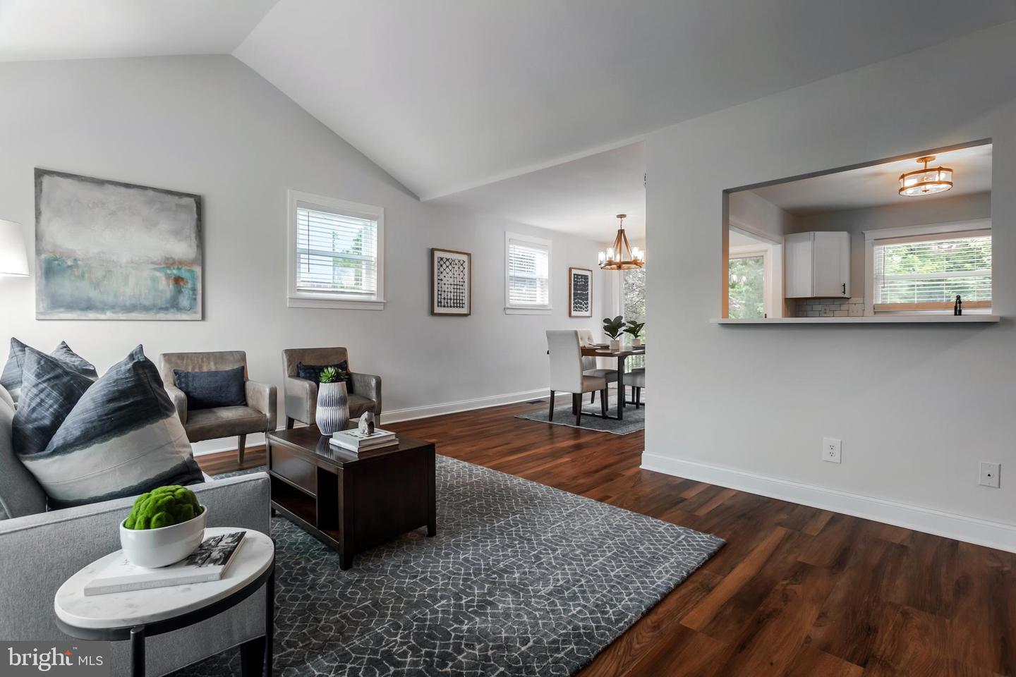 2217 Winding Way