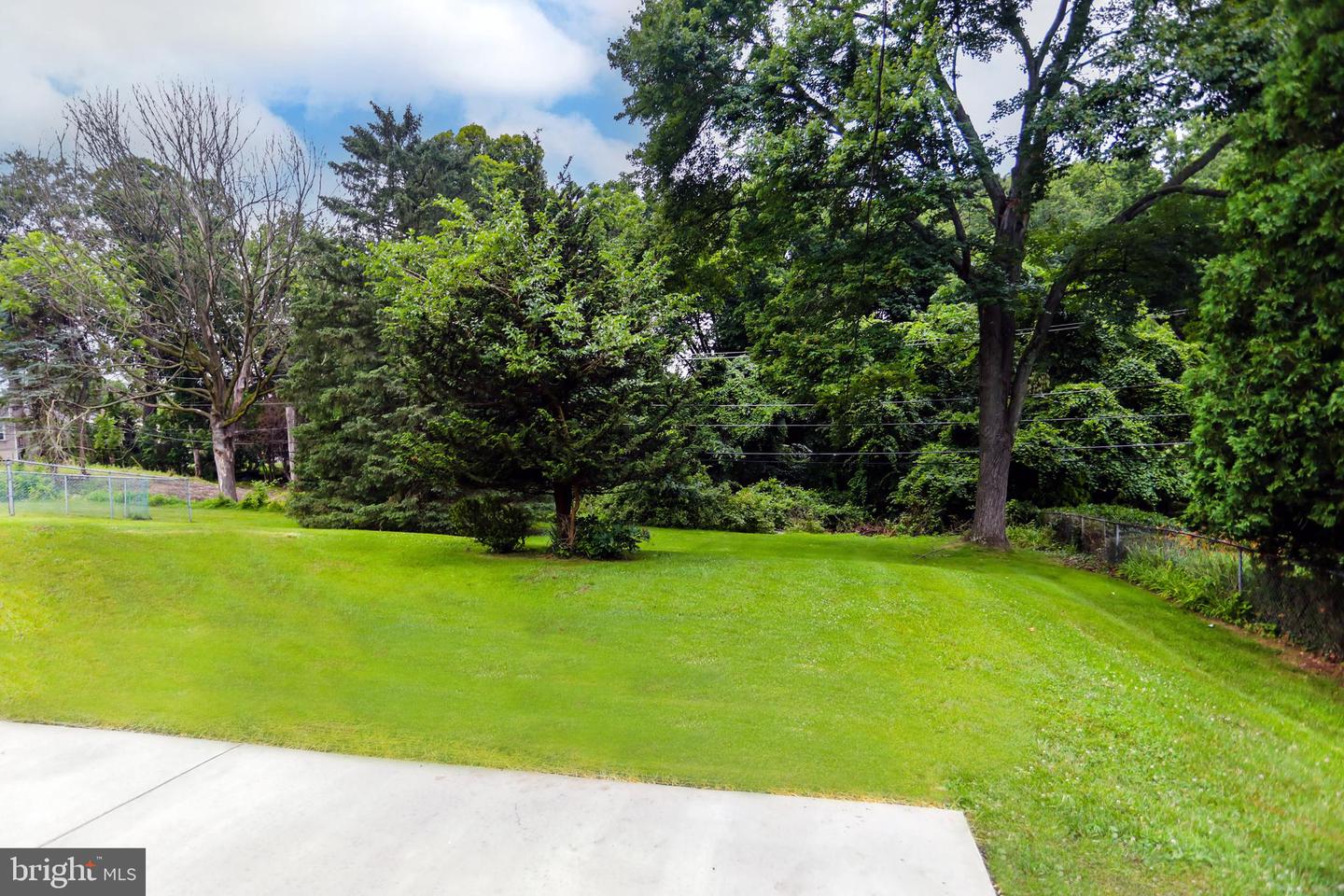 2217 Winding Way