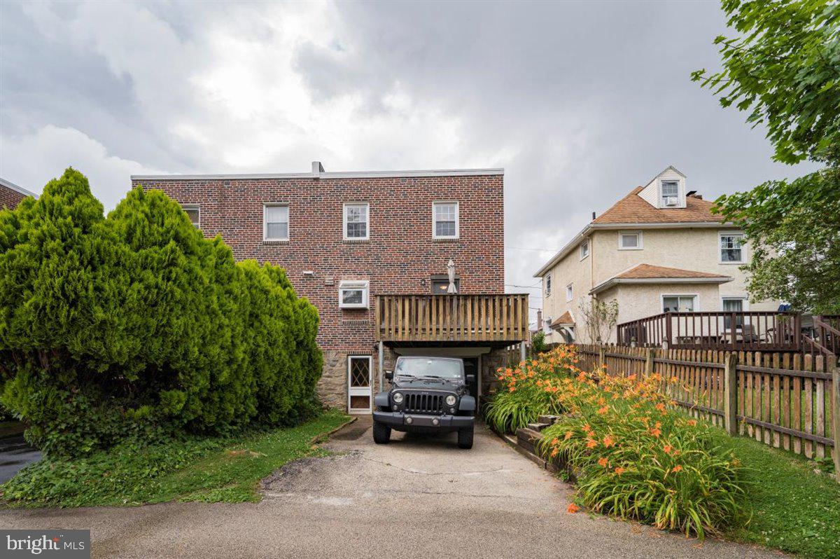 669 Georges Ln