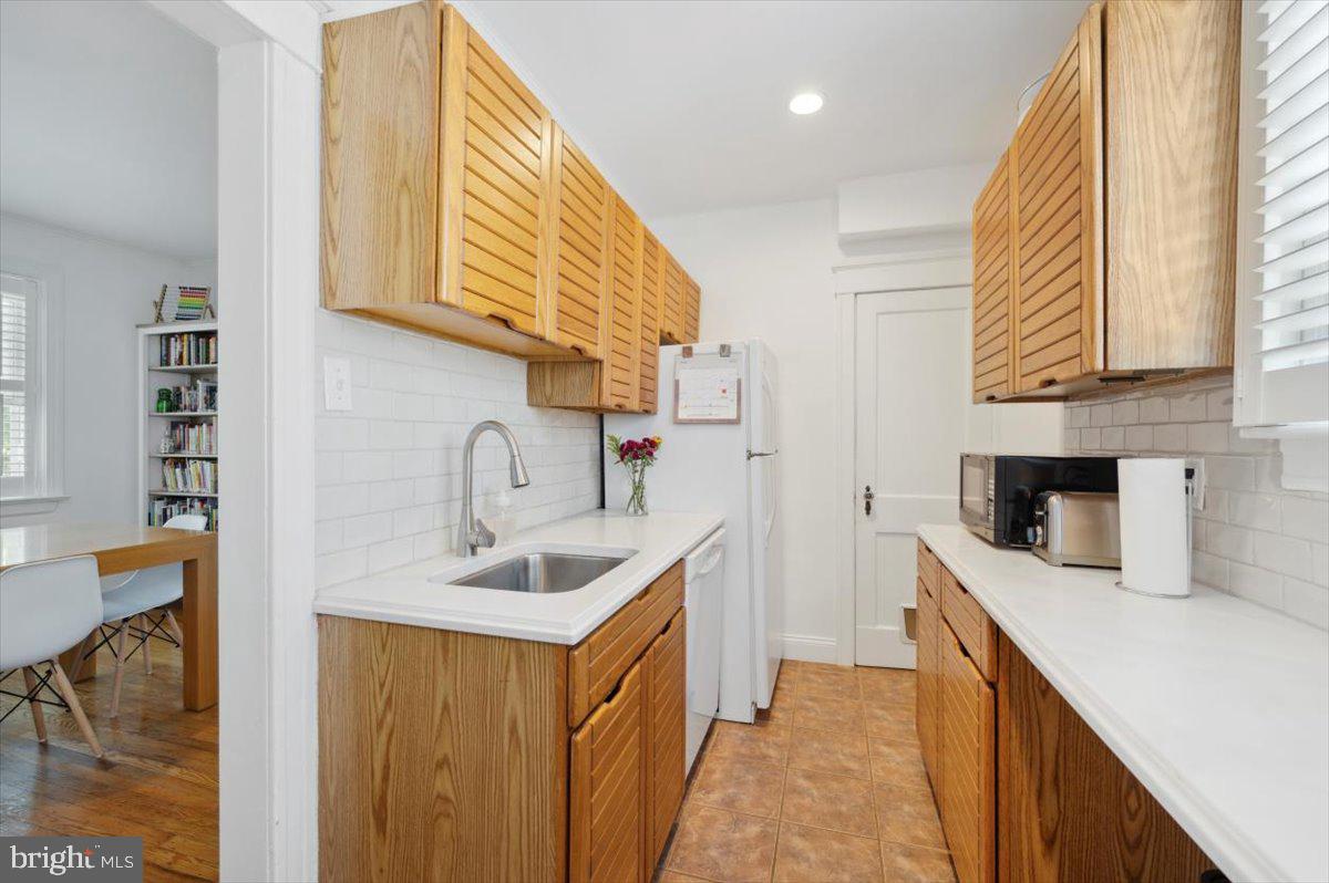 2312 Belmont Ave