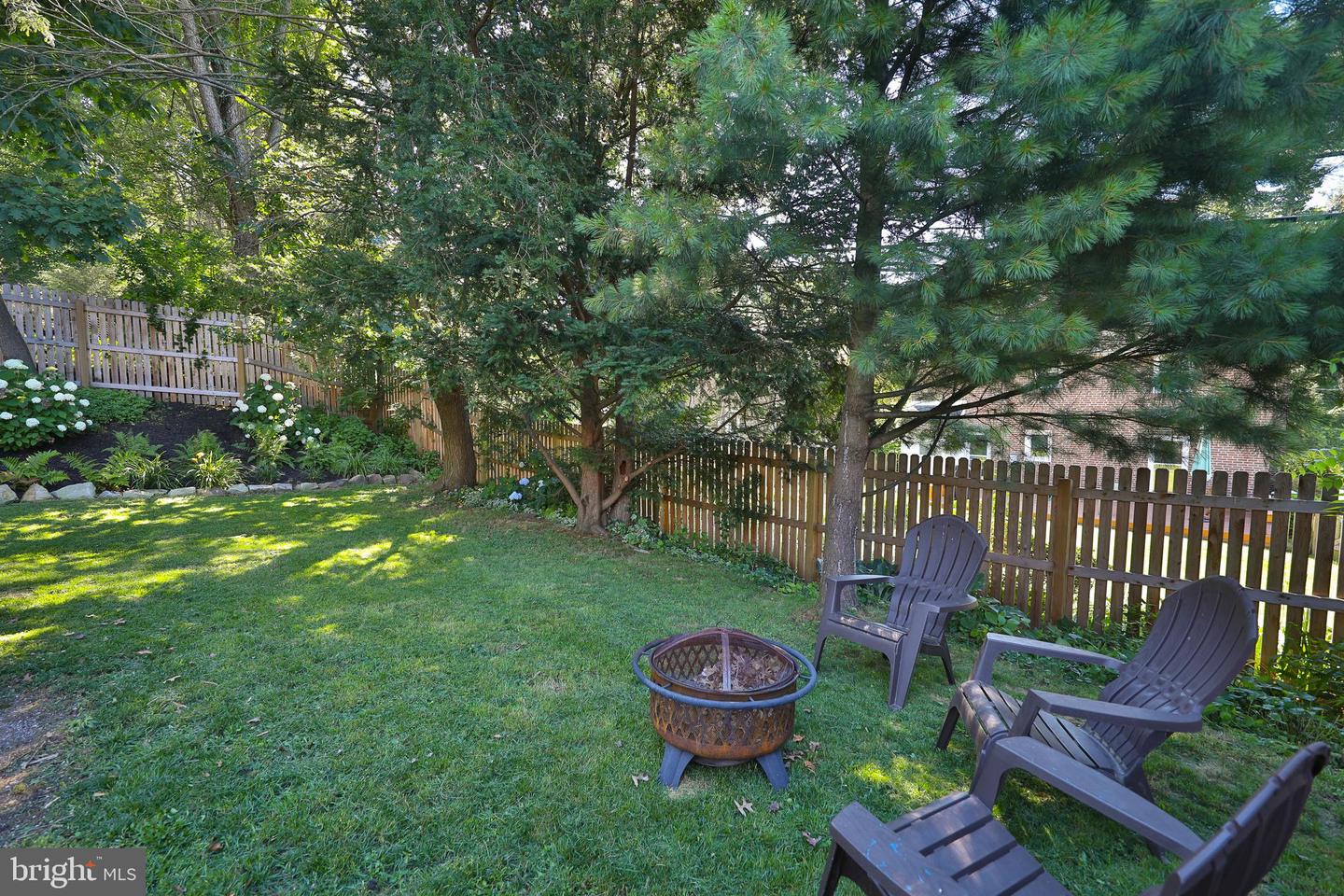 1007 Crest Rd