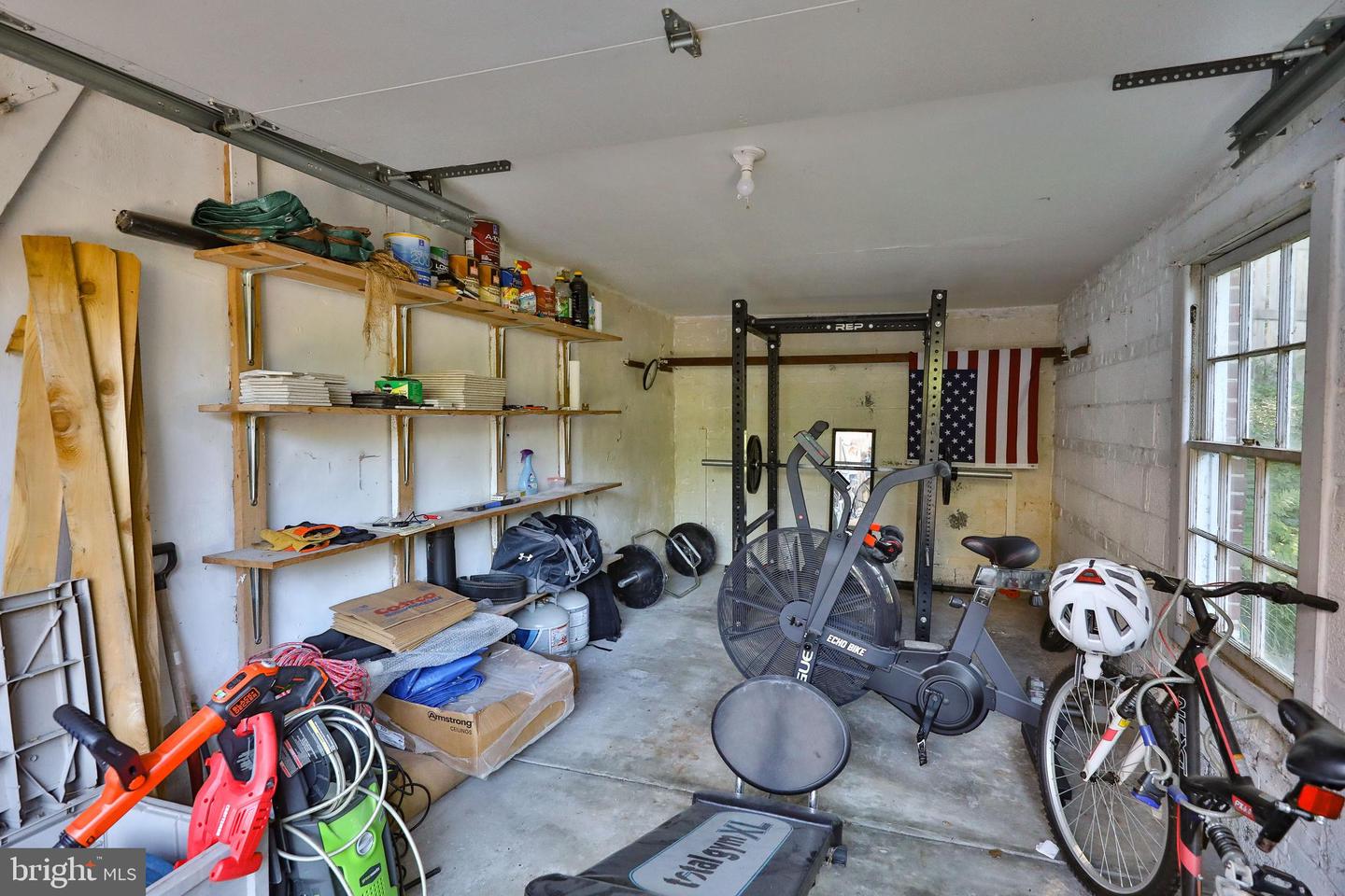 1007 Crest Rd