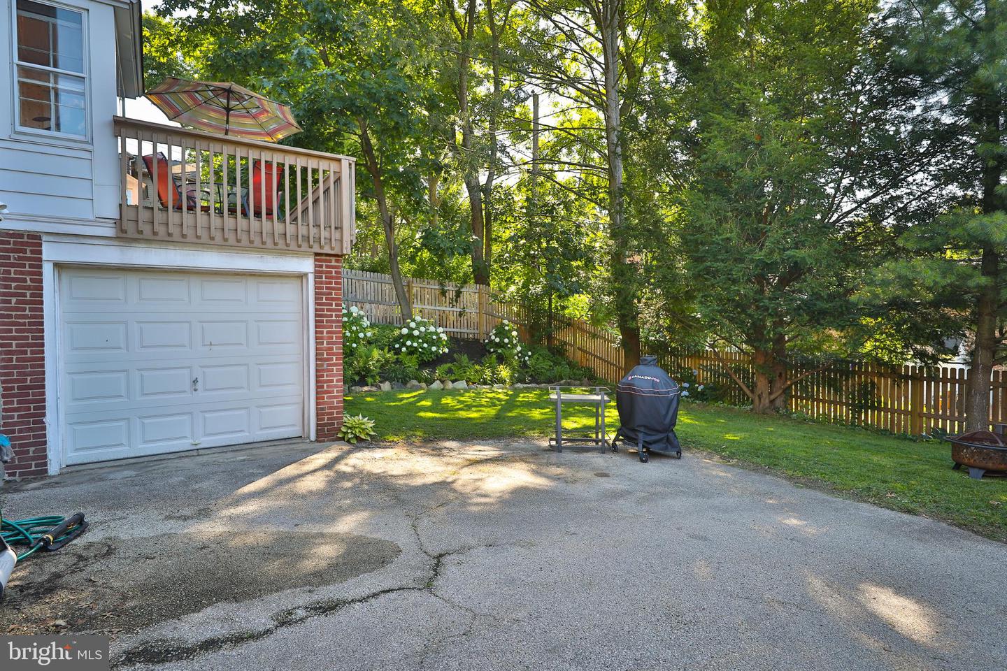 1007 Crest Rd