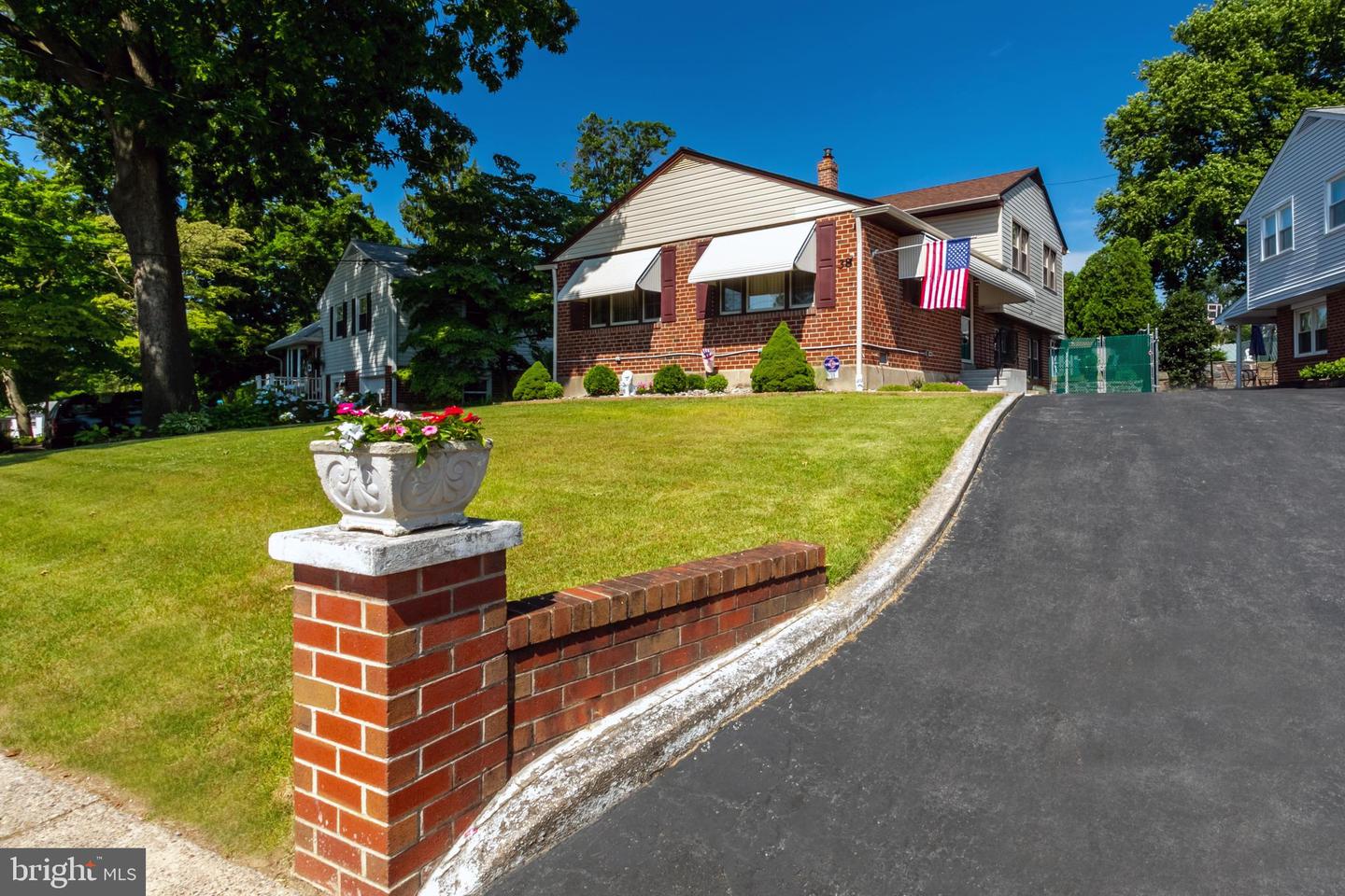 38 Claremont Blvd