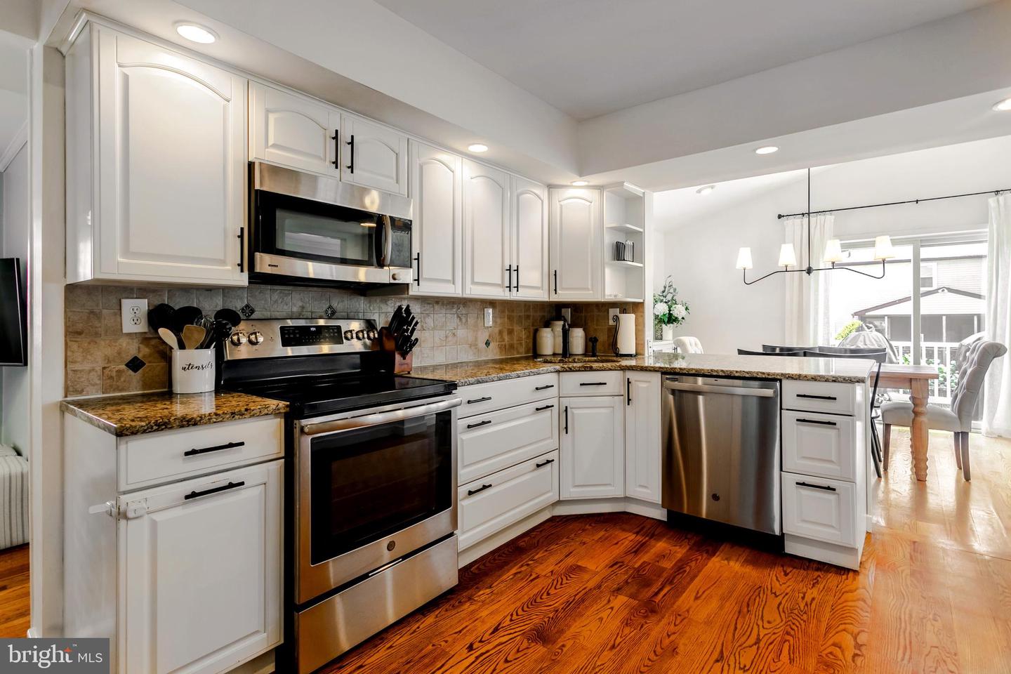 329 Greenbriar Ln