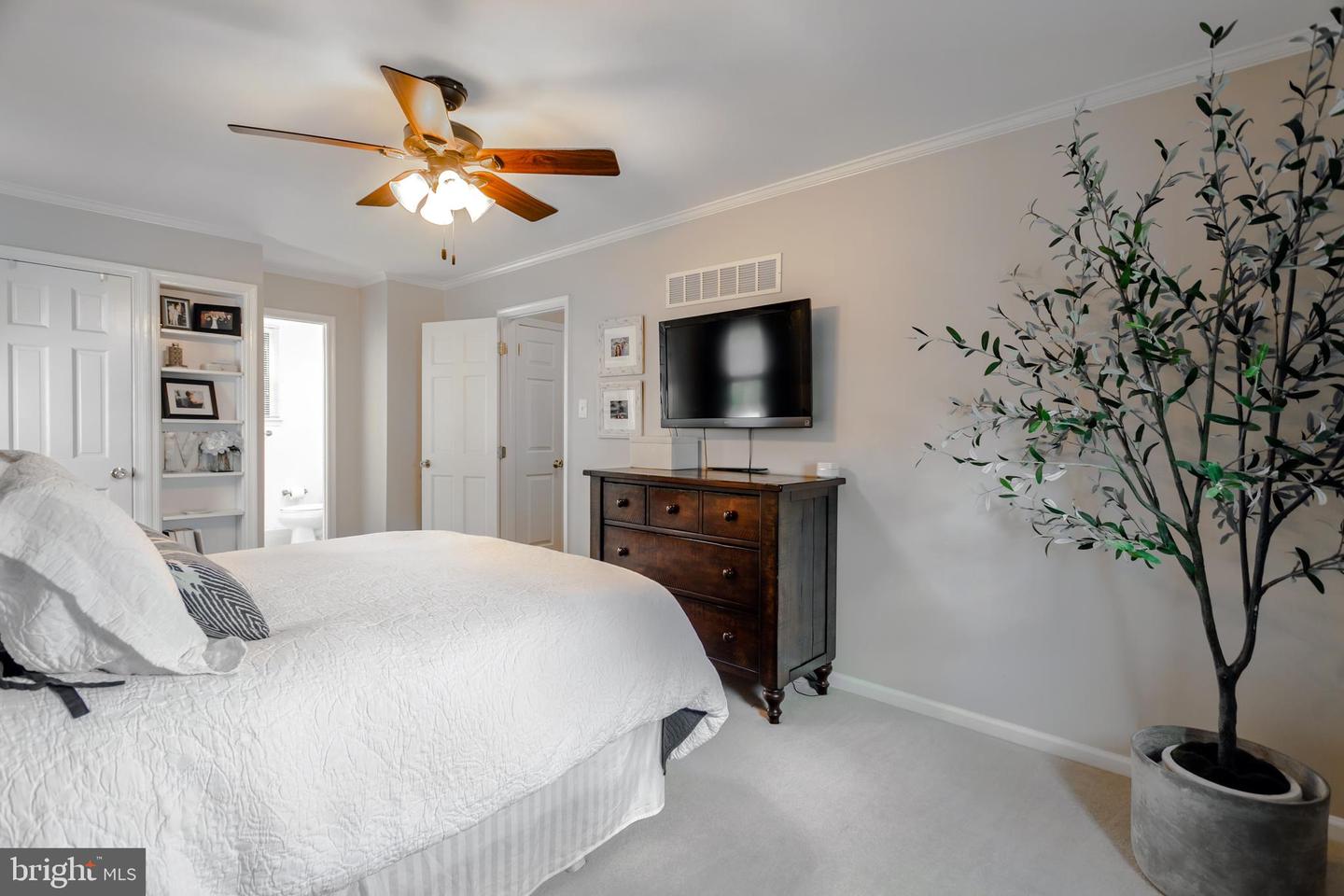 329 Greenbriar Ln
