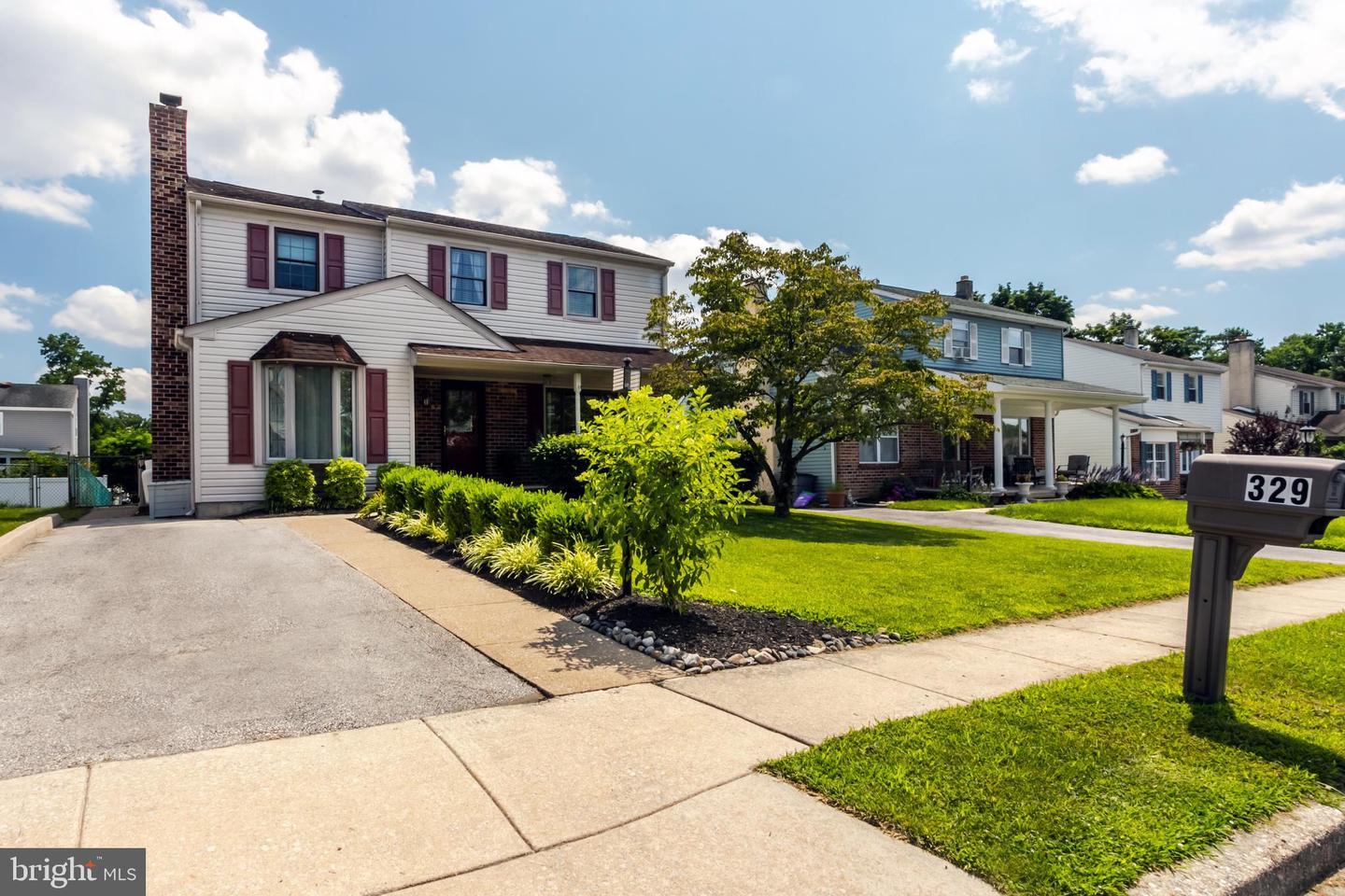 329 Greenbriar Ln