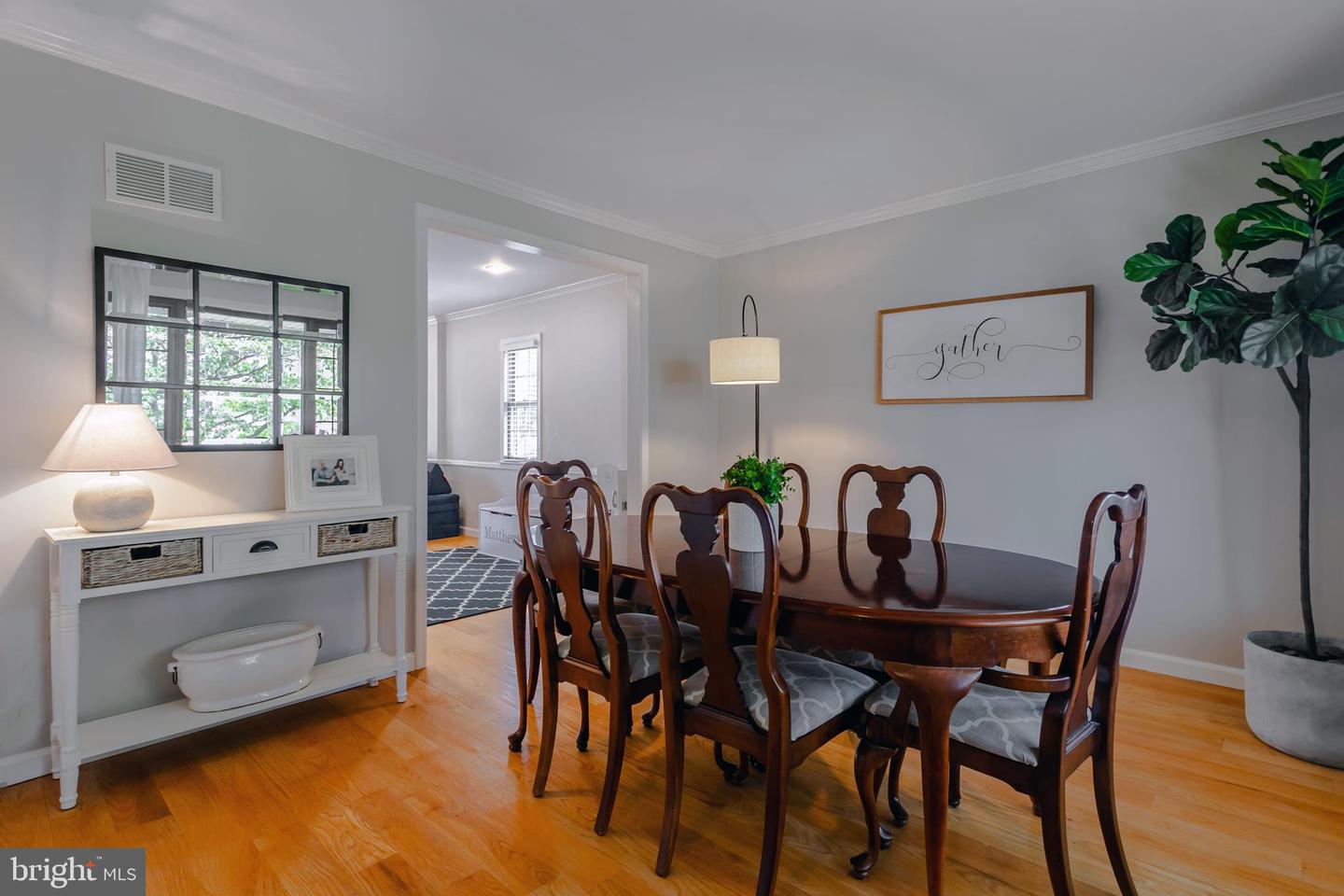 329 Greenbriar Ln