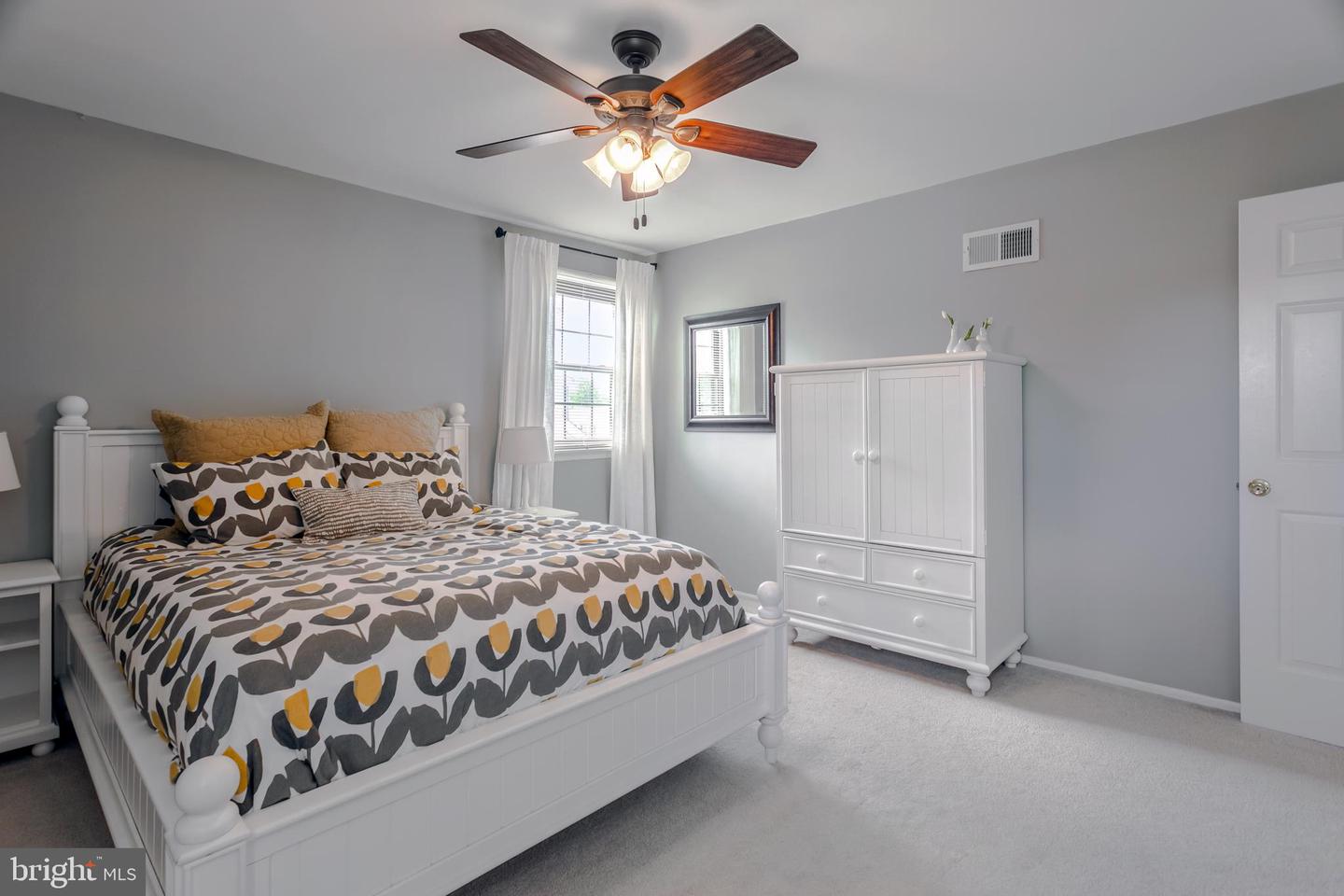 329 Greenbriar Ln