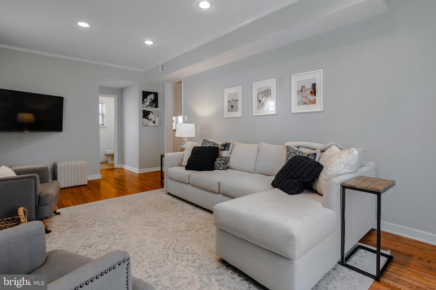 329 Greenbriar Ln