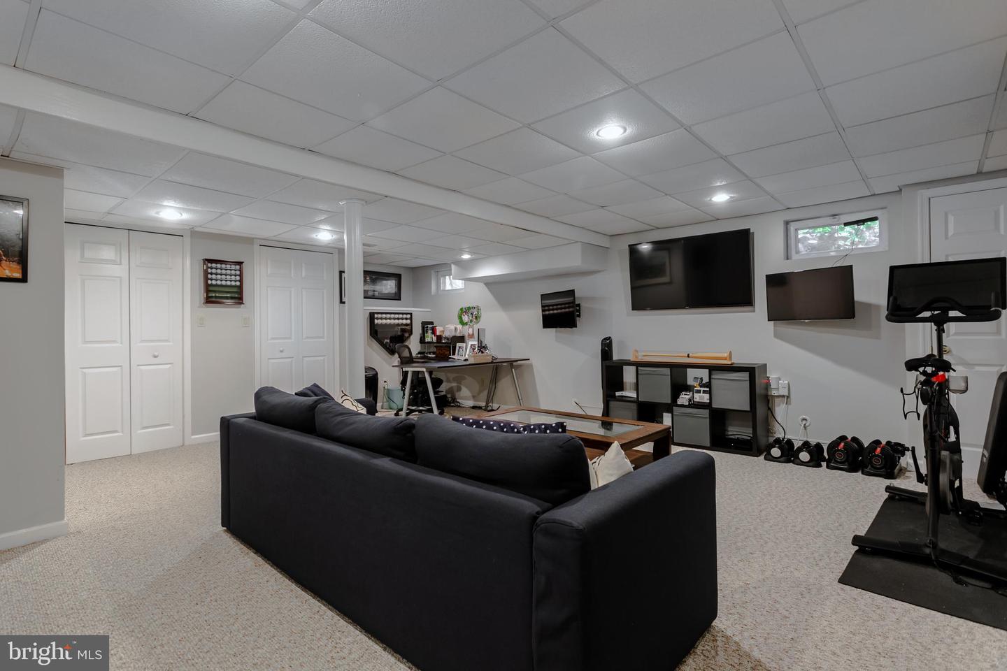 329 Greenbriar Ln