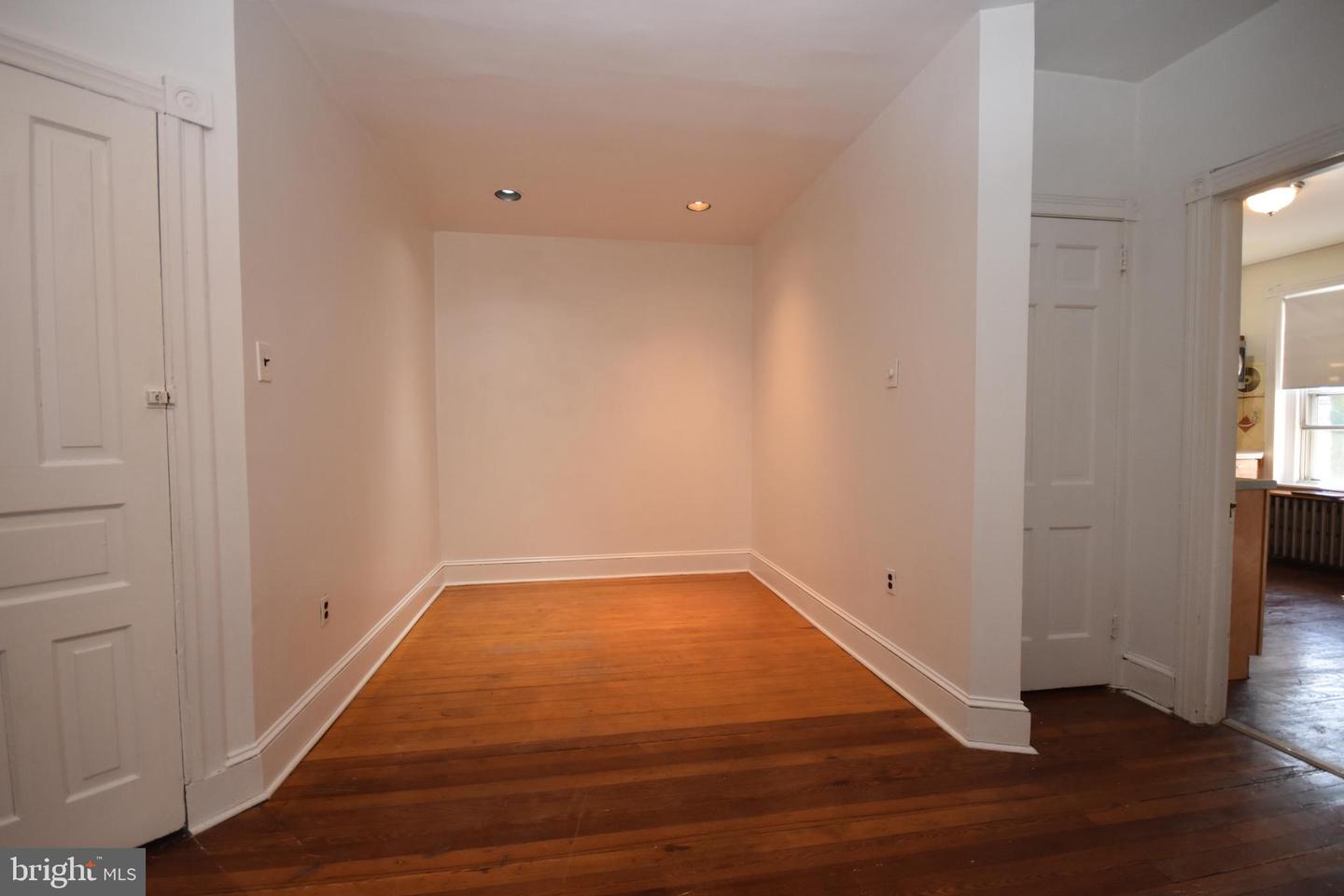 46 E Stewart Ave