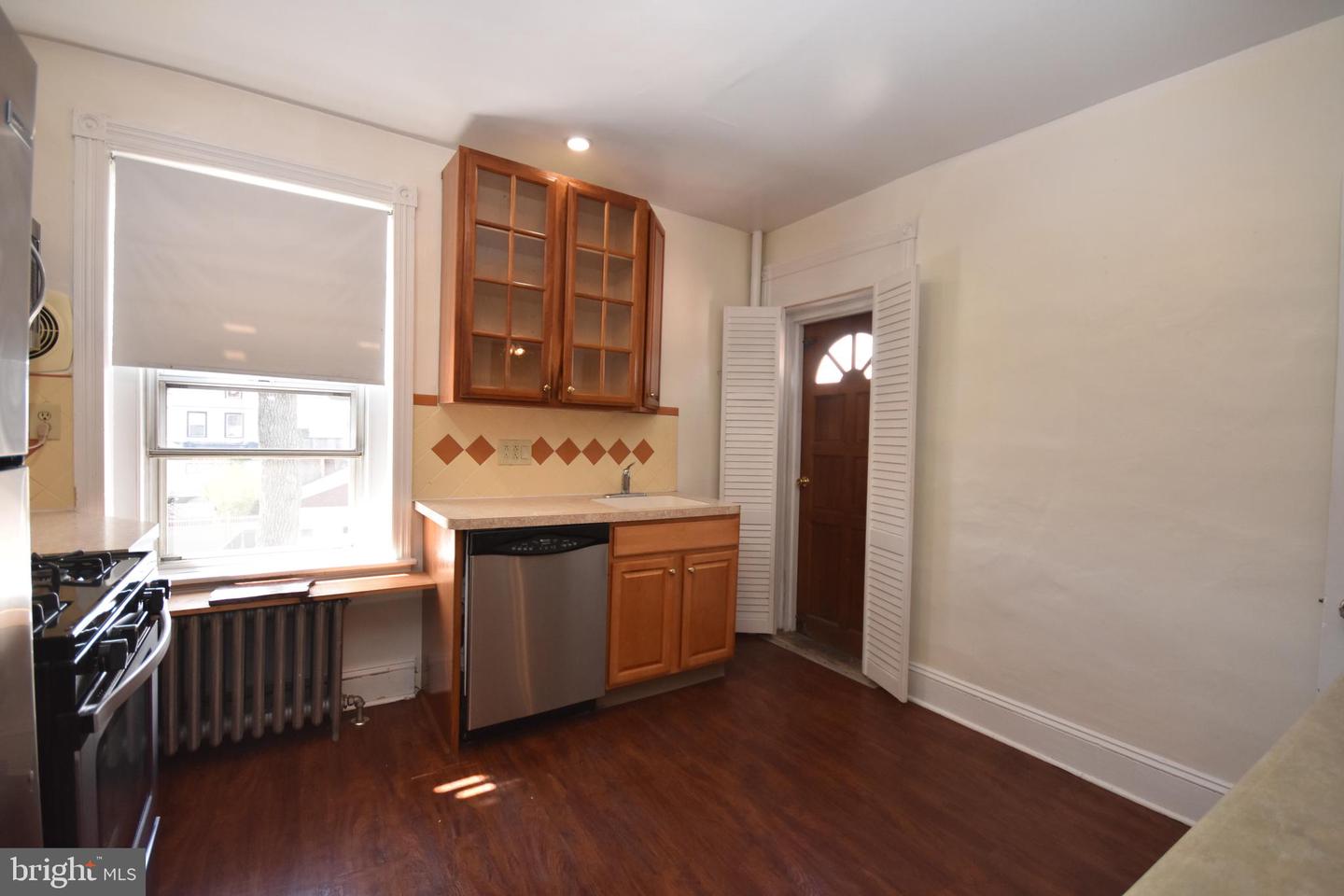 46 E Stewart Ave