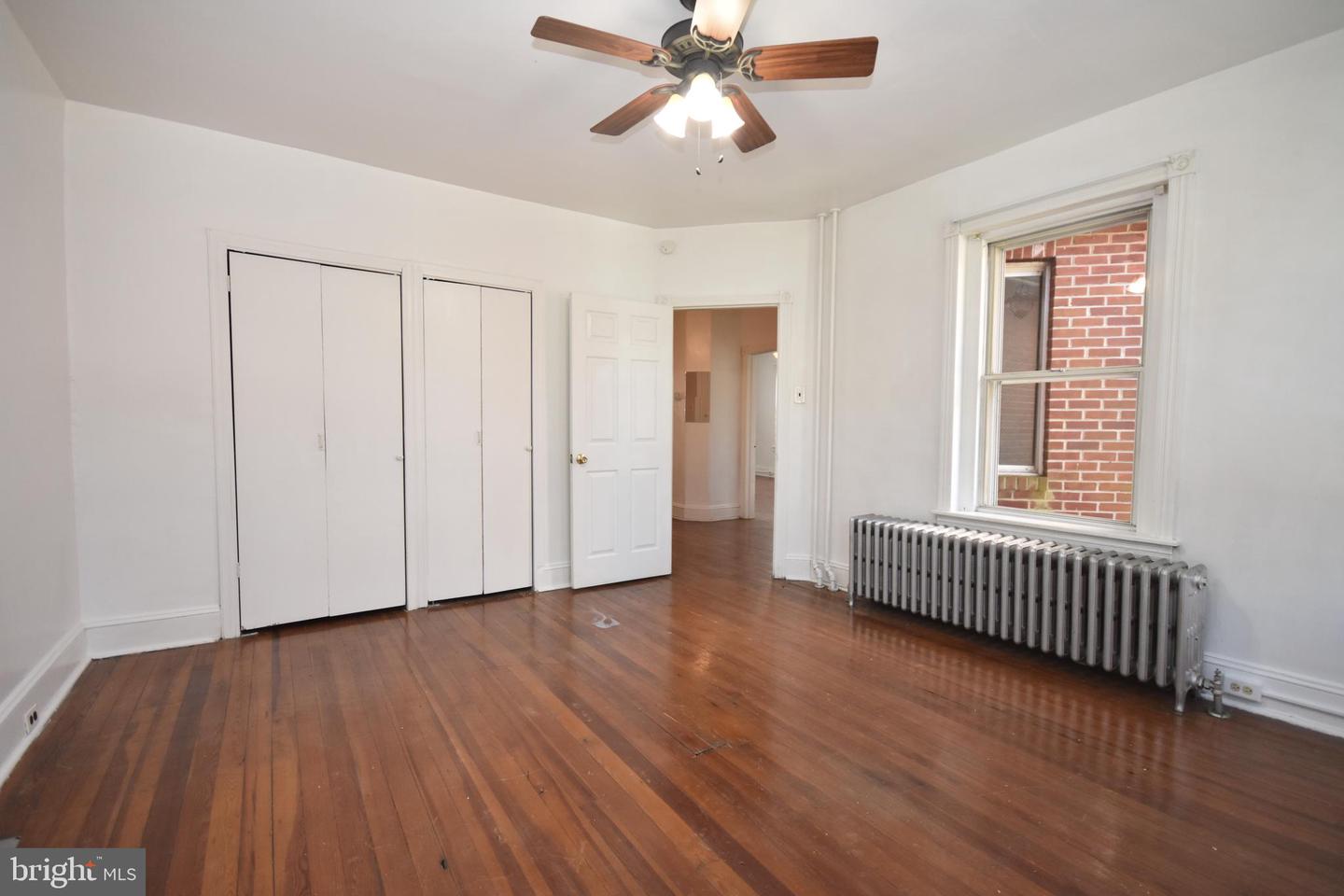 46 E Stewart Ave