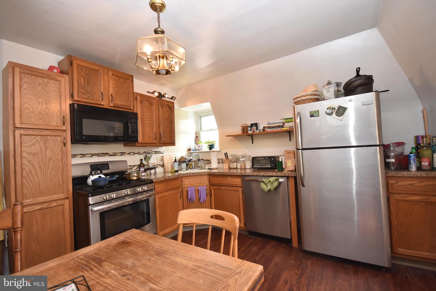 46 E Stewart Ave