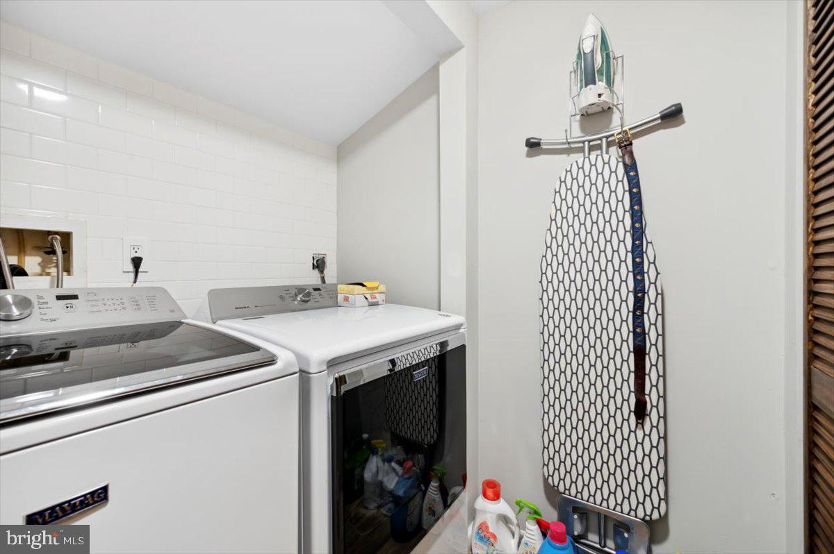 430 Wooded Way