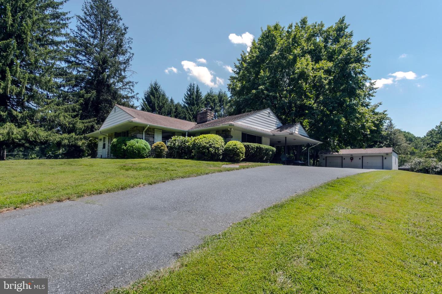 825 Crum Creek Rd