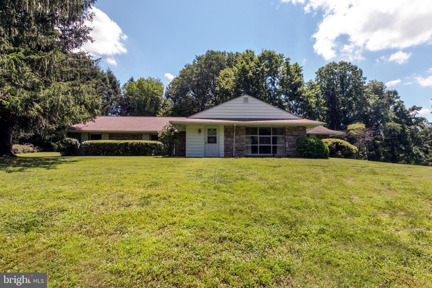 825 Crum Creek Rd