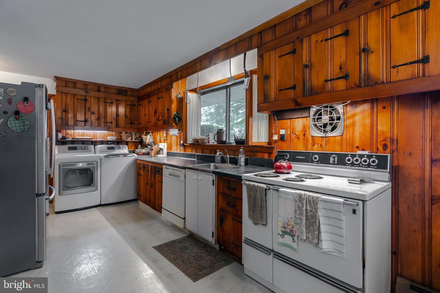 825 Crum Creek Rd