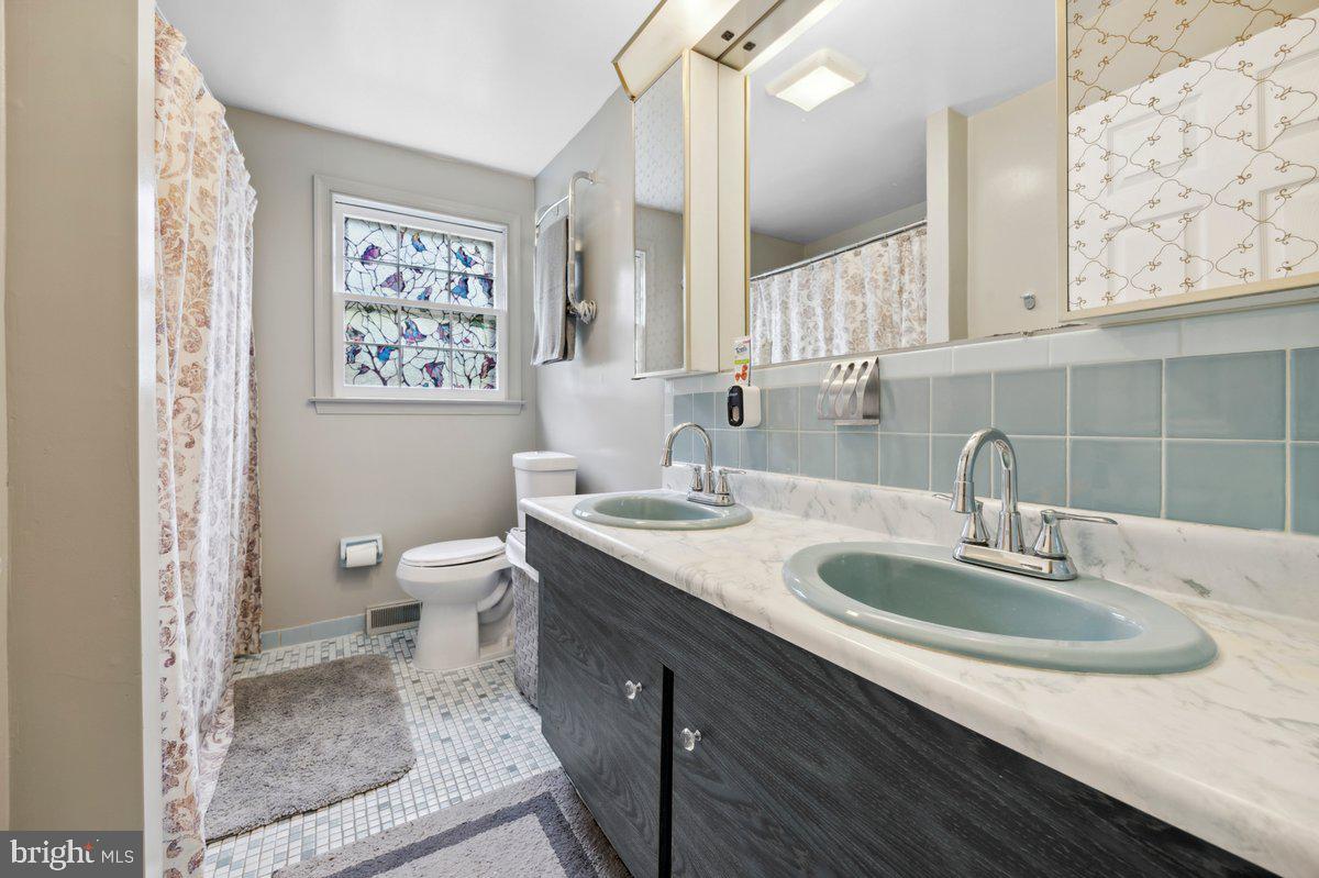 1204 Ellston Rd