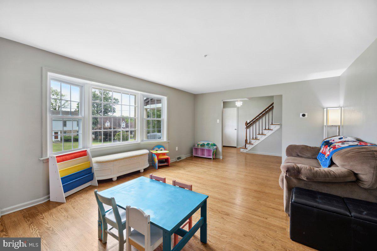 1204 Ellston Rd
