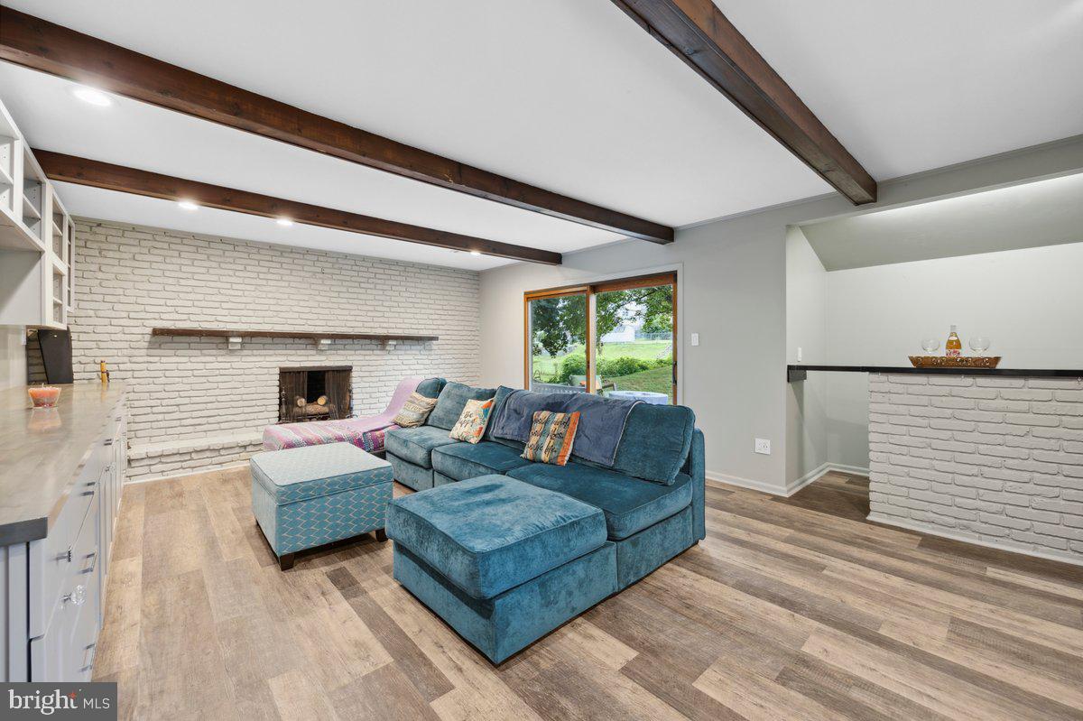 1204 Ellston Rd