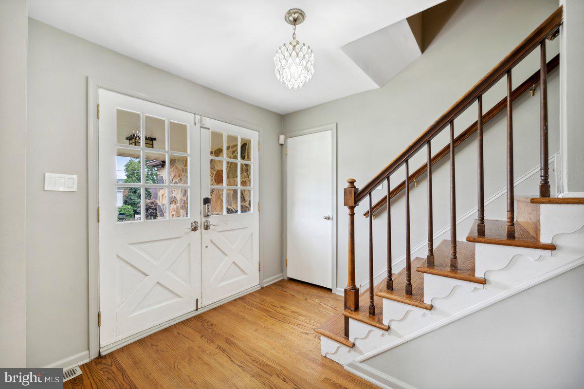 1204 Ellston Rd
