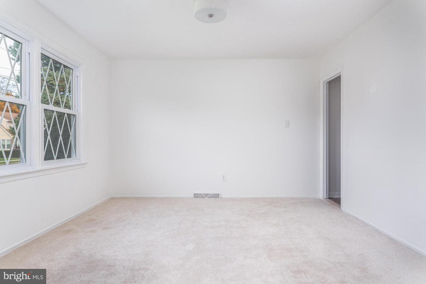 201 Washington Ave #202