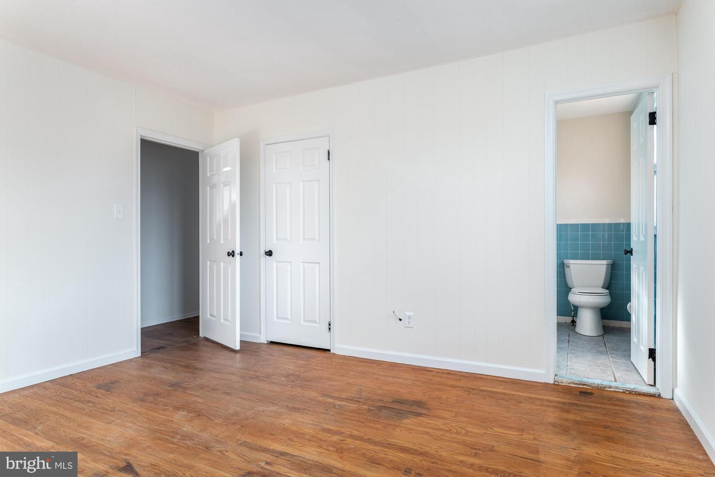 201 Washington Ave #202