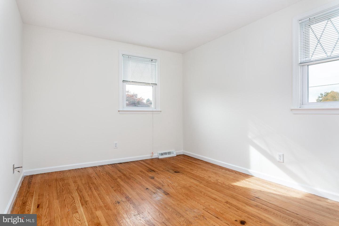 201 Washington Ave #202