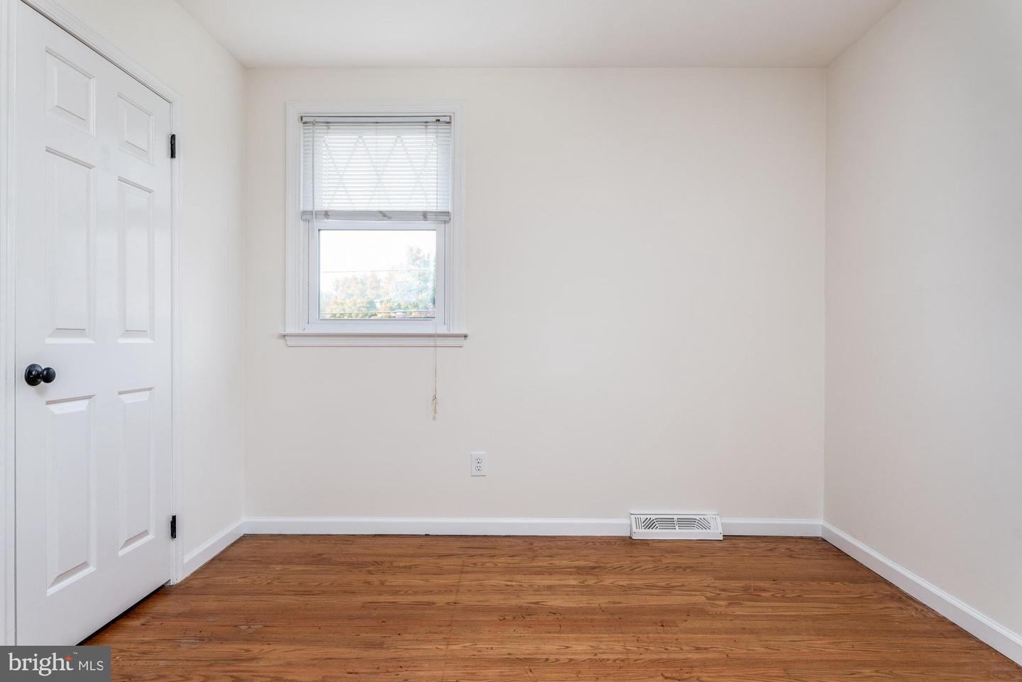 201 Washington Ave #202