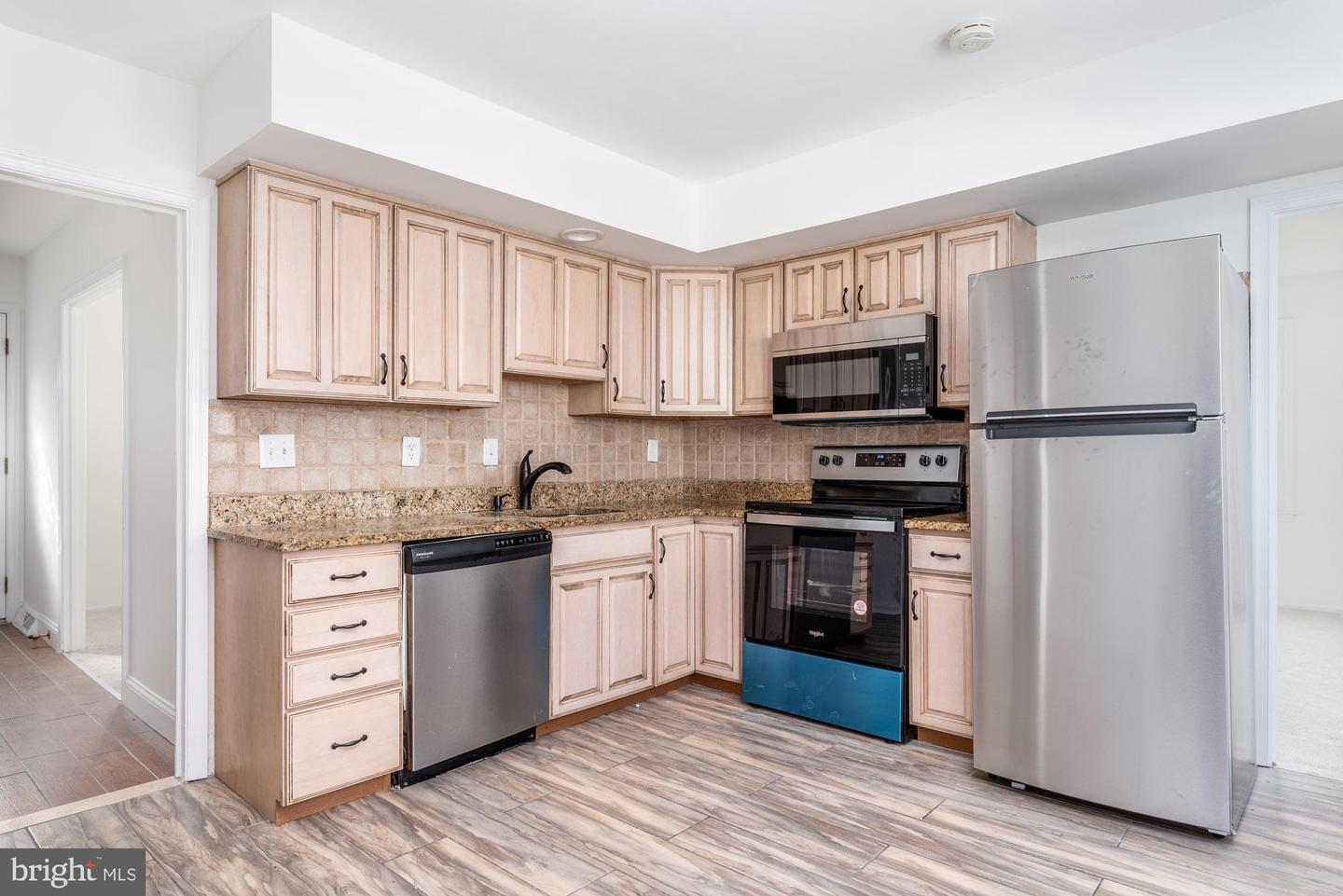 201 Washington Ave #202