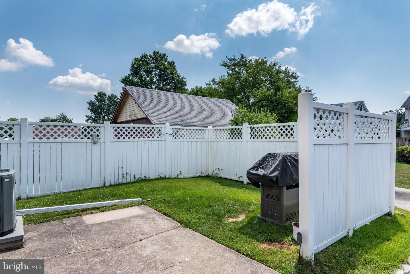 201 Washington Ave #202