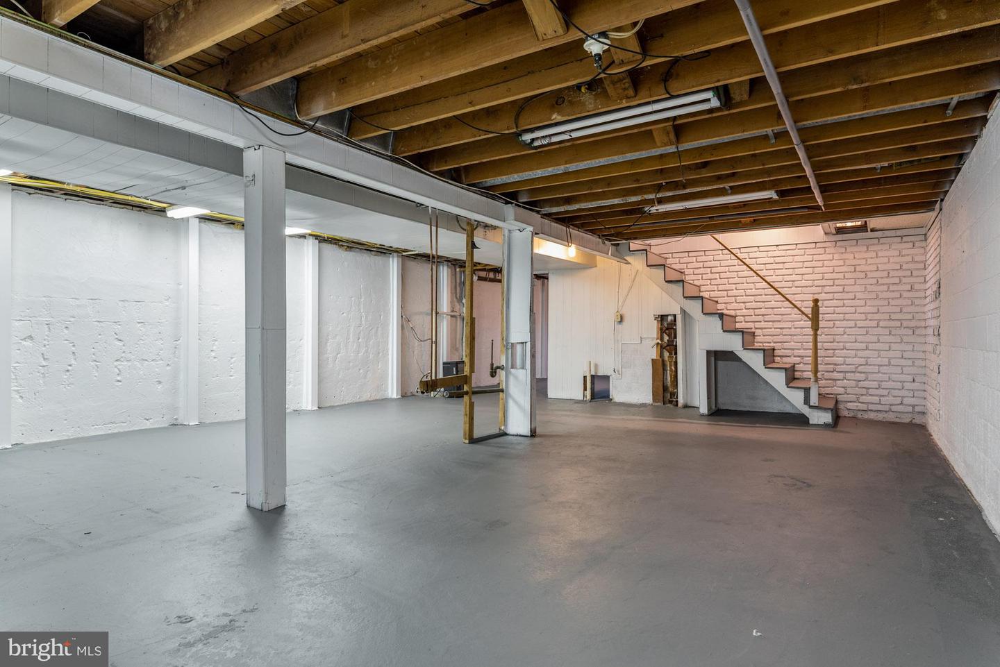 201 Washington Ave #202