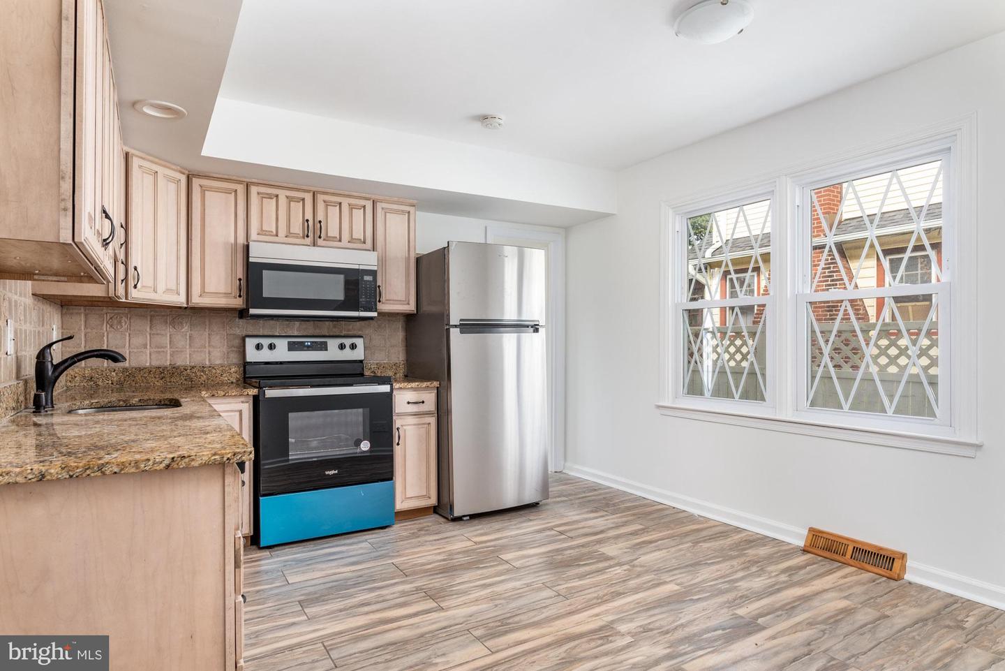 201 Washington Ave #202